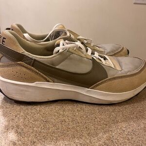 Nike Men's Beige and army green Waffle Sneakers